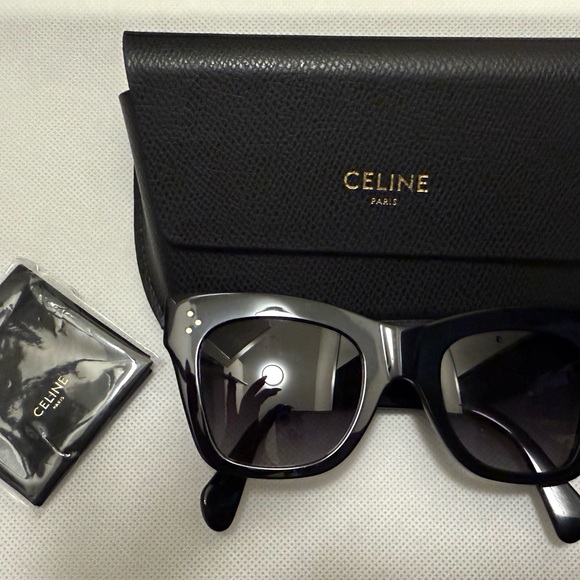 Celine Elegant Black Sunglasses - Picture 3 of 4